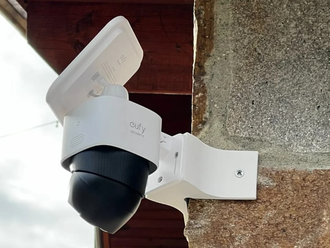 Security Camera Corner Mount for Eufy SoloCam S340
