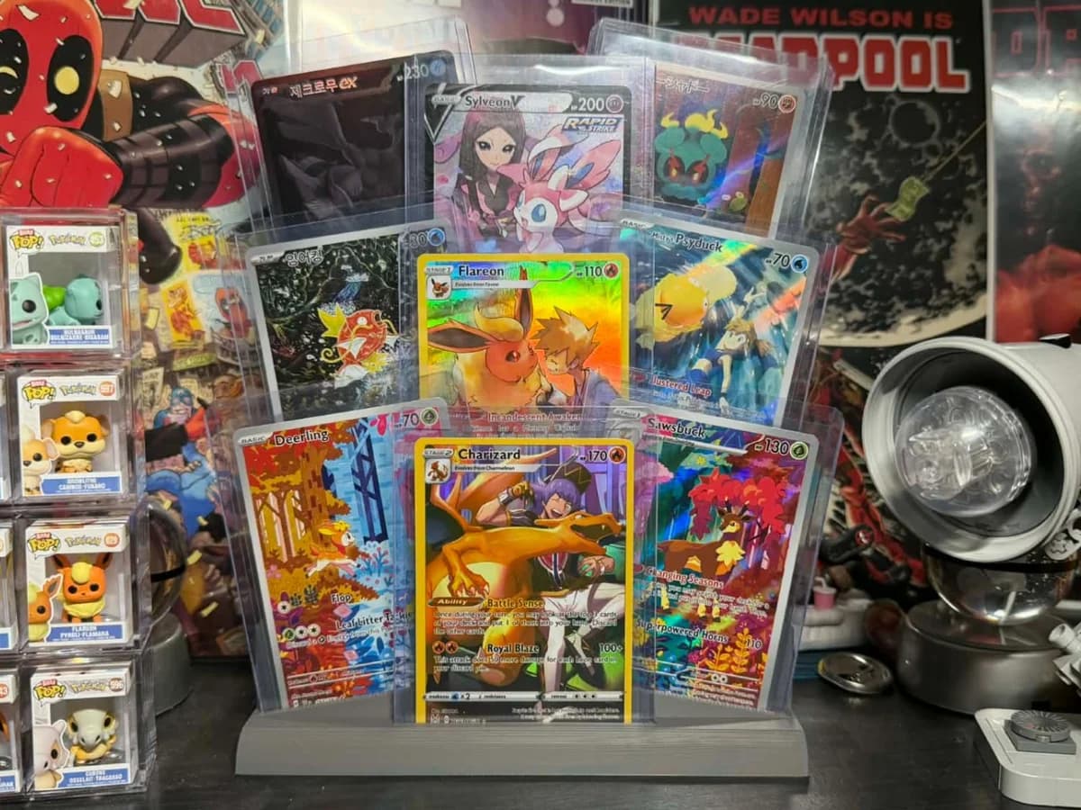 Top Loader Display Stand for 9 Trading Cards Tiered Fan Arrangement